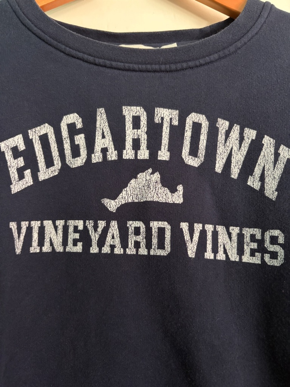 Vineyard Vines Navy Edgartown Graphic Crewneck Sweatshirt - Picture 2 of 8